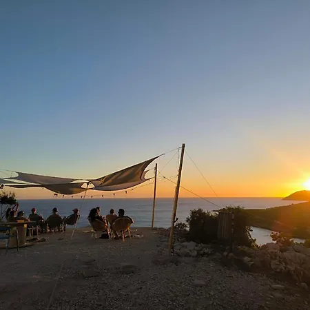 Blu Post Sunset Panorama Oda ve Kahvaltı Himarë